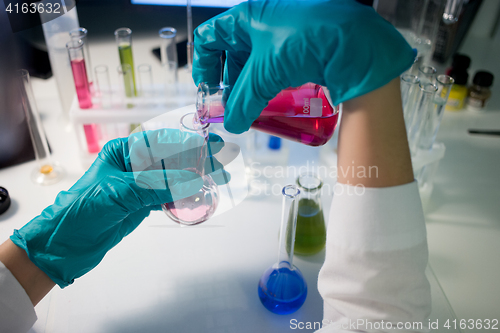 Image of Lab technician carries chemical testing