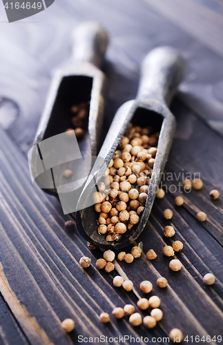 Image of white pepper and salt