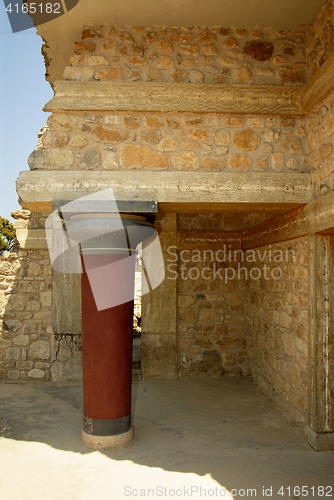 Image of palace ruins in Crete