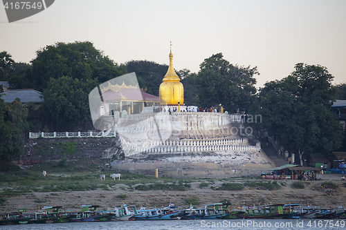 Image of Boats and pagoda