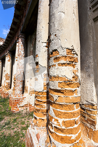 Image of the ruins of an ancient fortress