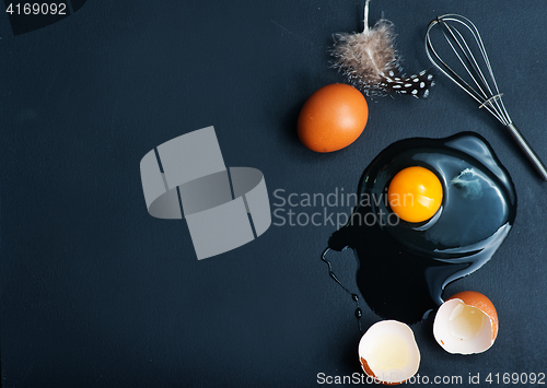 Image of raw eggs