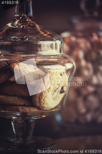 Image of Oatmeal cookie in glass jar