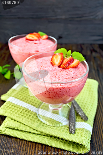 Image of Jelly air strawberry in bowl on napkin