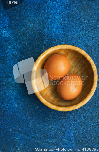 Image of raw eggs