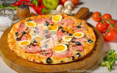 Image of Pizza and ingredients 