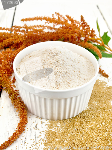 Image of Flour amaranth in white bowl on light board