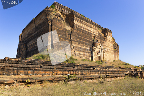Image of Ruined Pagoda in Mingun Paya / Mantara Gyi Paya 