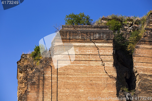 Image of Ruined Pagoda in Mingun Paya / Mantara Gyi Paya 