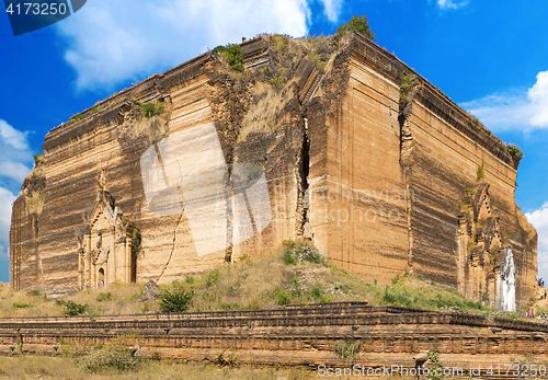 Image of Ruined Pagoda in Mingun Paya / Mantara Gyi Paya 