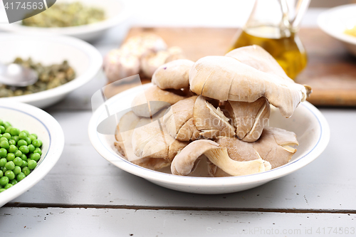 Image of Oyster mushrooms on the kitchen table.