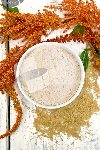 Image of Flour amaranth in white bowl on board top