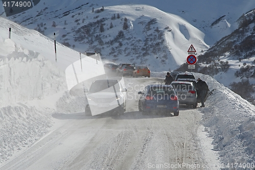 Image of Driving in snow storm