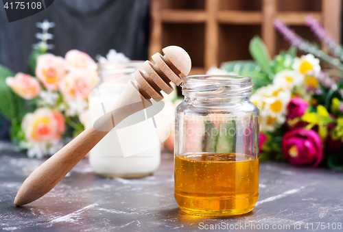 Image of honey and milk