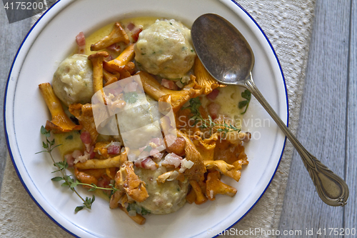 Image of Bread dumplings with chanterelles