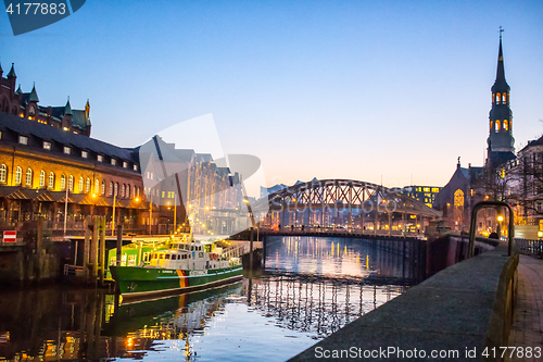 Image of night view of Hamburg city