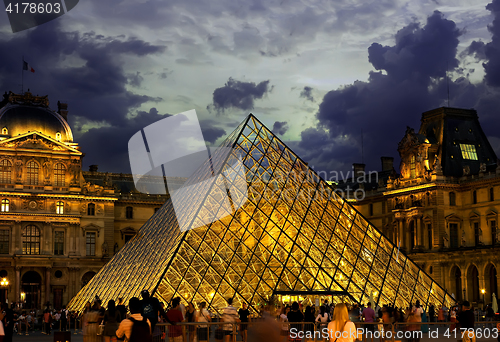 Image of Pyramid of Louvre