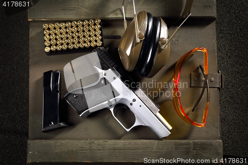 Image of Gun. Military. Handgun, pistol 