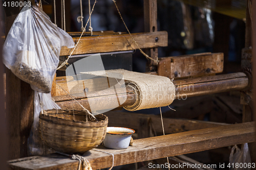 Image of woman Weaving