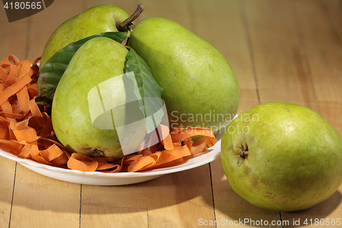 Image of  large ripe pears green