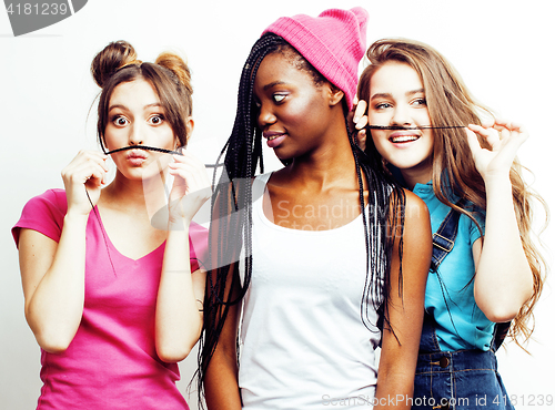 Image of diverse multi nation girls group, teenage friends company cheerful having fun, happy smiling, cute posing isolated on white background, lifestyle people concept, african-american and caucasian 