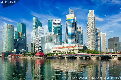 Image of Singapore skyscrapers with reflection