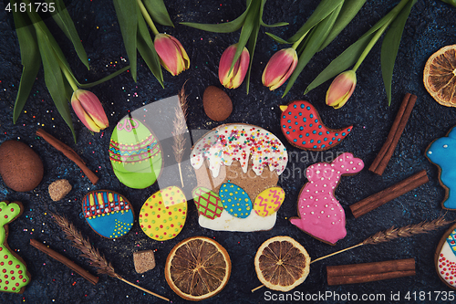 Image of Tulips and gingerbread cookies