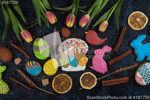 Image of Tulips and gingerbread cookies