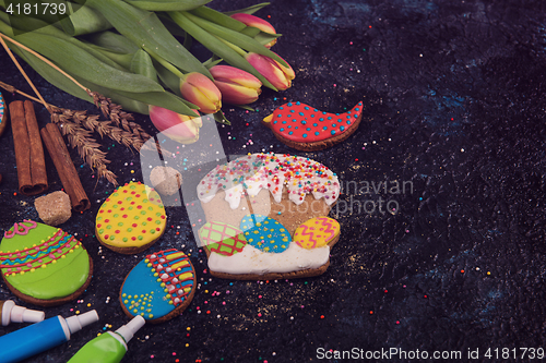 Image of Tulips and gingerbread cookies