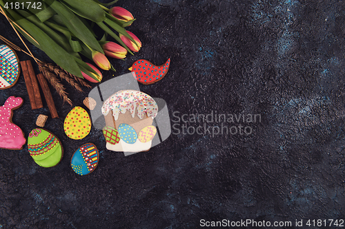 Image of Tulips and gingerbread cookies