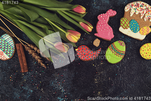 Image of Tulips and gingerbread cookies