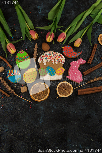 Image of Tulips and gingerbread cookies