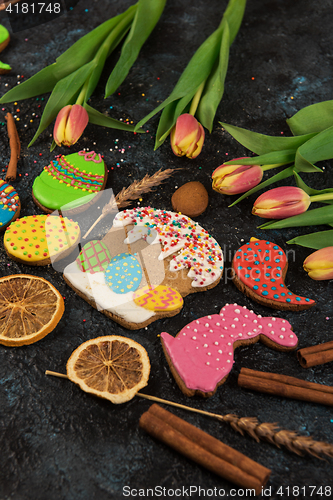 Image of Tulips and gingerbread cookies