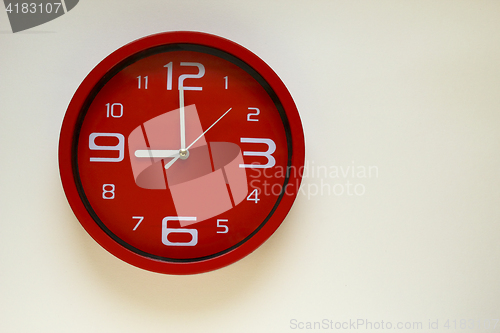 Image of Red clock 1