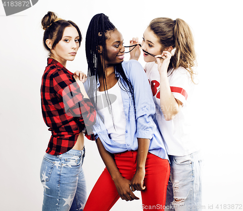 Image of diverse multi nation girls group, teenage friends company cheerful having fun, happy smiling, cute posing isolated on white background, lifestyle people concept, african-american and caucasian 