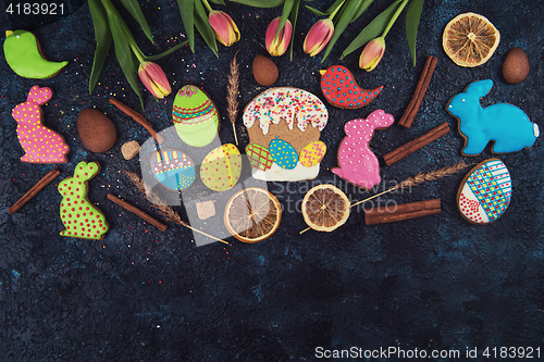 Image of Tulips and gingerbread cookies