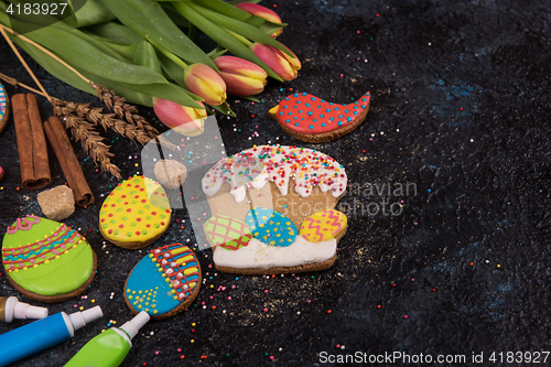 Image of Tulips and gingerbread cookies