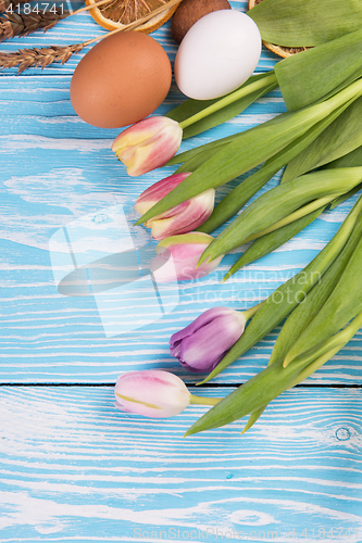 Image of Tulips and gingerbread cookies