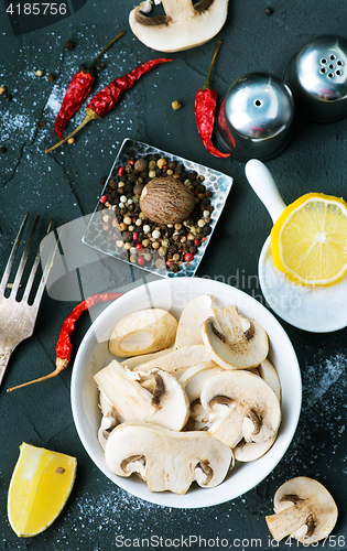 Image of raw mushroom