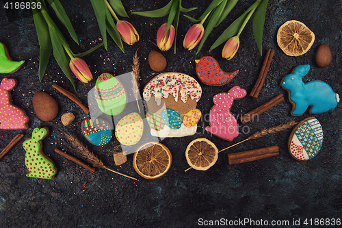 Image of Tulips and gingerbread cookies