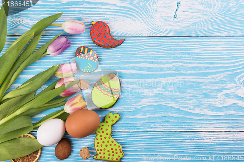 Image of Tulips and gingerbread cookies