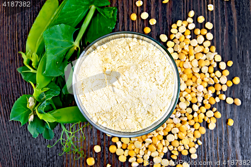 Image of Flour pea in glassful on board top