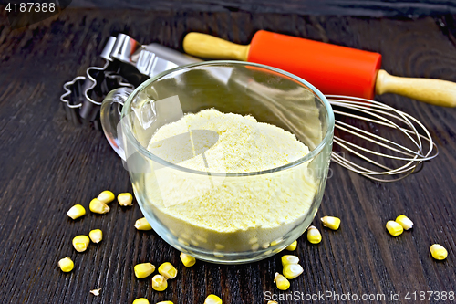 Image of Flour corn in cup on board