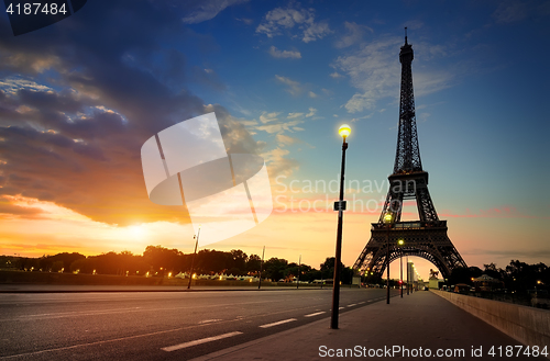 Image of Cloudy sunrise in Paris