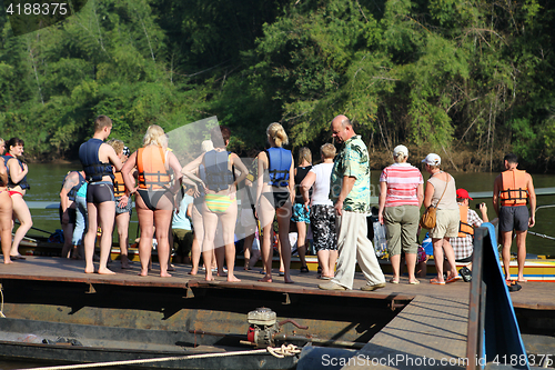 Image of travelers on Khwae river