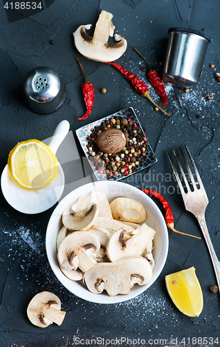 Image of raw mushroom