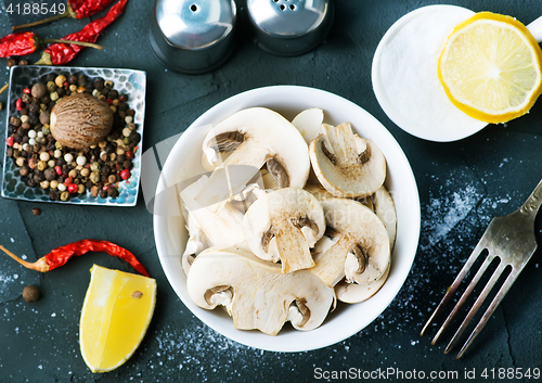 Image of raw mushroom