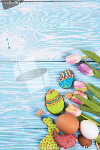 Image of Tulips and gingerbread cookies