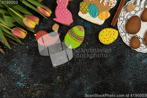 Image of Tulips and gingerbread cookies