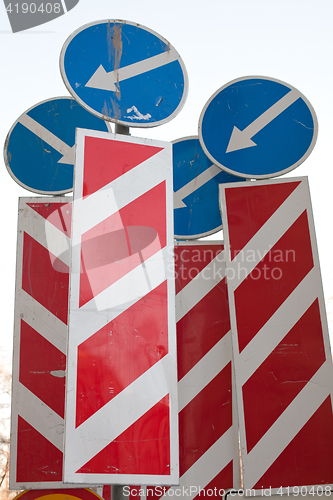 Image of arrows traffic signs